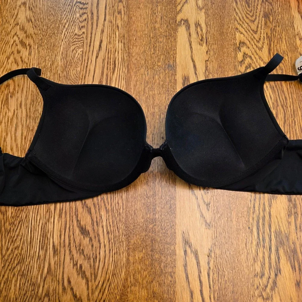 Victoria's Secret‎ 34D Padded Push up Bra Smooth Molded Cups Black Underwire